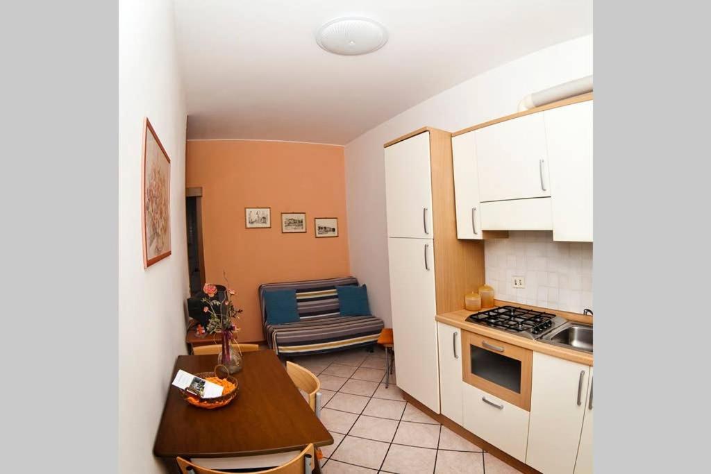 Casa Facchinetti Orange Apartment Malcesine Exterior photo